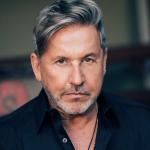 artist image Ricardo Montaner (Orquesta) Solo con un beso Haciendo Camino