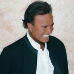 artist image Julio Iglesias Baila Morena La Carretera