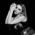 artist image Hadise Olsun Aşka Kapandım - Single