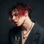 artist image YUNGBLUD feat. Willow [drivemusic.me] Memories YUNGBLUD